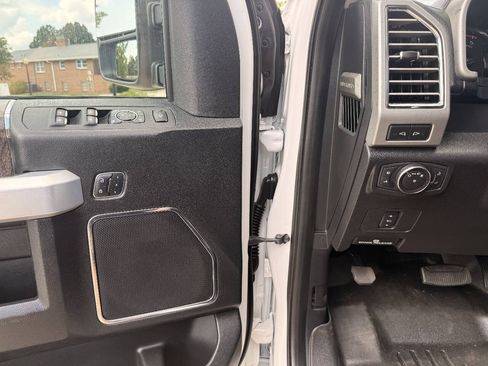 Used 2017 Ford F250 Lariat w/ Lariat Value Package AWD/4WD image 17