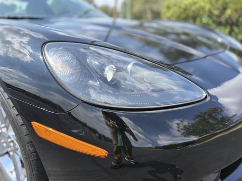 Used 2006 Chevrolet Corvette Coupe w/ Preferred Equipment Group RWD image 16