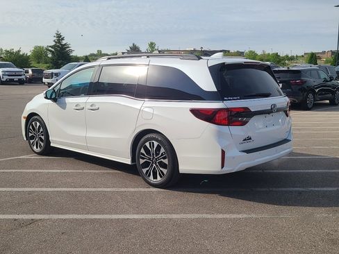 Used 2026 Honda Odyssey Elite image 3