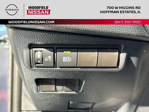 Used 2023 Toyota Corolla Cross LE AWD/4WD image 22