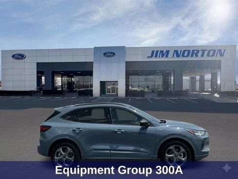 Used 2023 Ford Escape ST-Line w/ Tech Pack #1 FWD image 3