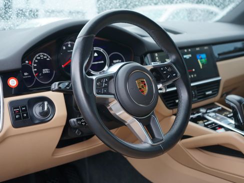 Used 2021 Porsche Cayenne AWD/4WD image 11