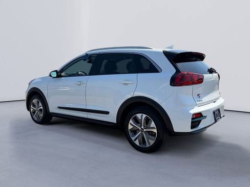 Used 2022 Kia Niro EX FWD image 5