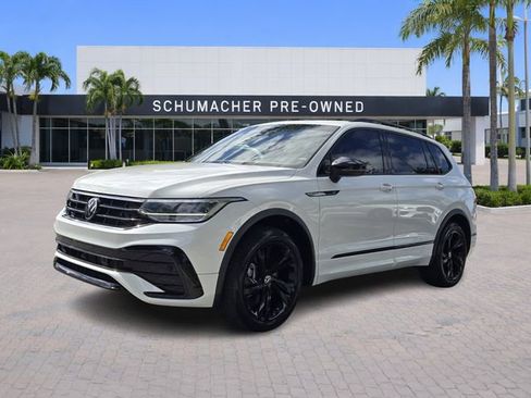 Used 2023 Volkswagen Tiguan SE R-Line FWD image 3