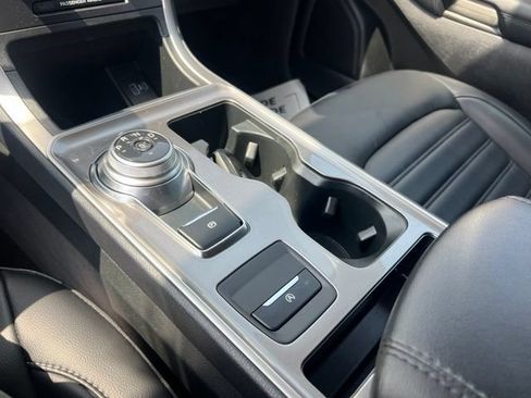 Certified 2024 Ford Edge SEL w/ Convenience Package AWD/4WD image 15