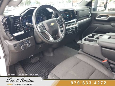 Used 2025 Chevrolet Silverado 2500 LT w/ Convenience Package AWD/4WD image 16