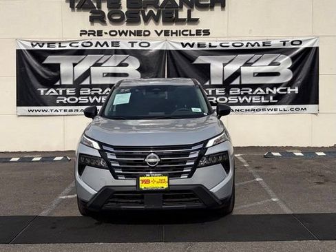 Used 2024 Nissan Rogue S FWD image 3