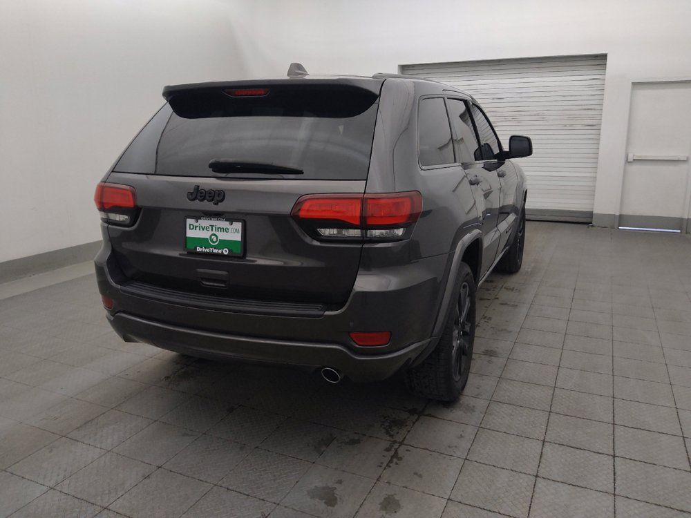 Used 2020 Jeep Grand Cherokee Altitude RWD image 9