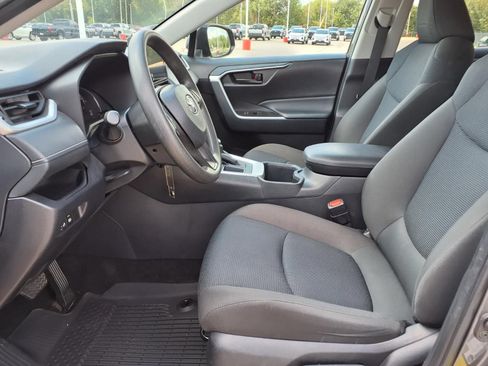 Certified 2025 Toyota RAV4 LE FWD image 17
