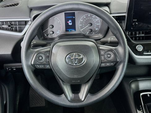 Used 2025 Toyota Corolla LE image 18