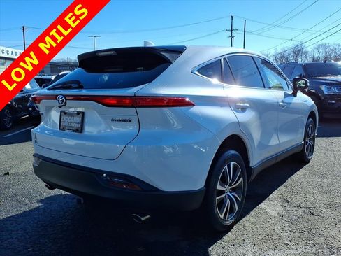 Used 2021 Toyota Venza LE w/ Carpet Mat Package (TMS) image 7