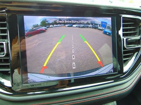 Used 2025 Dodge Durango GT AWD/4WD image 13