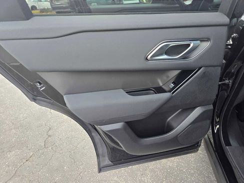 Used 2025 Land Rover Range Rover Velar Dynamic SE image 19