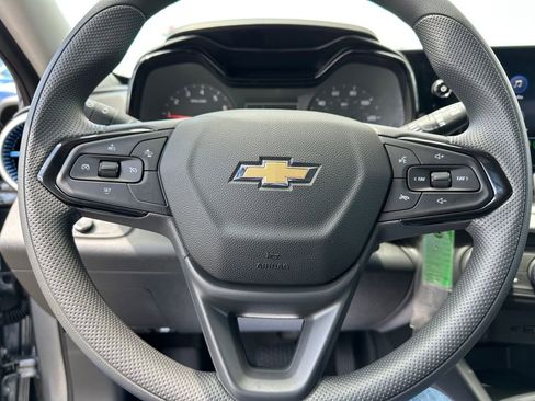Certified 2025 Chevrolet Trax LS w/ LS Convenience Package FWD image 27