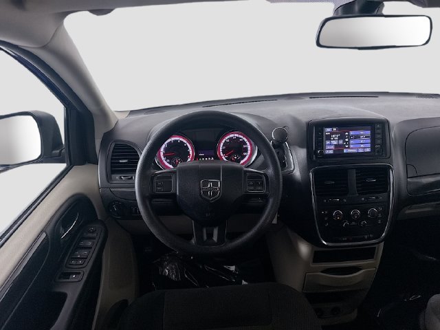Used 2019 Dodge Grand Caravan SE FWD image 16