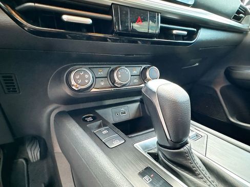 Used 2025 Nissan Kicks S image 29