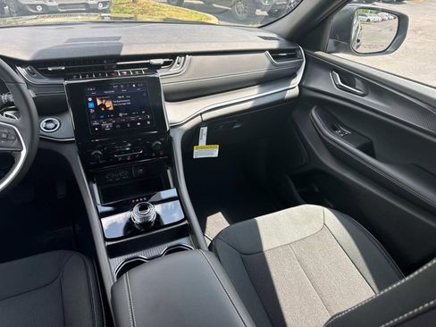 New 2026 Jeep Grand Cherokee Laredo X AWD/4WD image 19