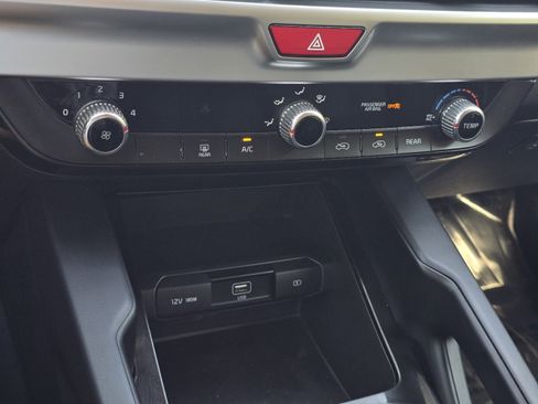 Used 2020 Kia Telluride LX FWD image 20