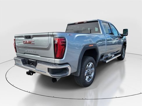 Used 2026 GMC Sierra 2500 SLT w/ SLT Convenience Package AWD/4WD image 4