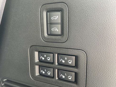 Used 2025 INFINITI QX80 Sensory AWD/4WD image 9