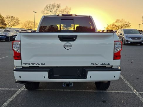 Used 2024 Nissan Titan SV w/ Accessory Utility Package image 5