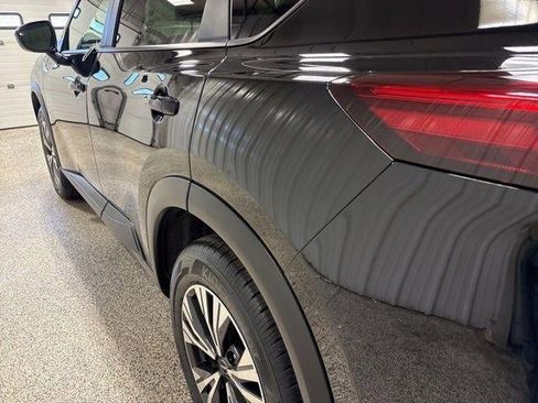 Used 2023 Nissan Rogue SV image 11