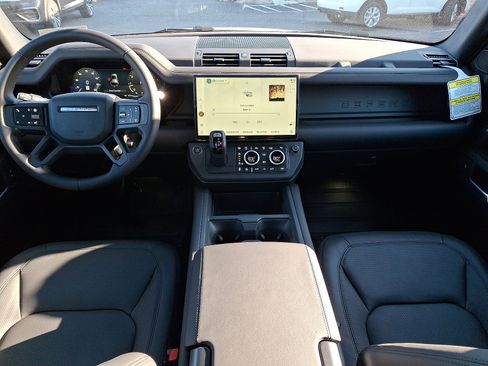 New 2026 Land Rover Defender 110 X-Dynamic SE image 13
