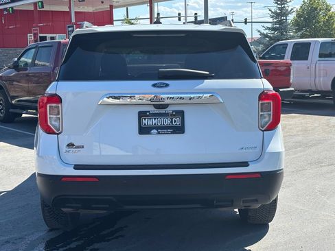 Used 2021 Ford Explorer XLT AWD/4WD image 9