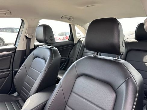 Used 2024 Volkswagen Jetta SE FWD image 17