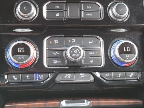 Used 2023 GMC Yukon Denali Ultimate AWD/4WD image 39