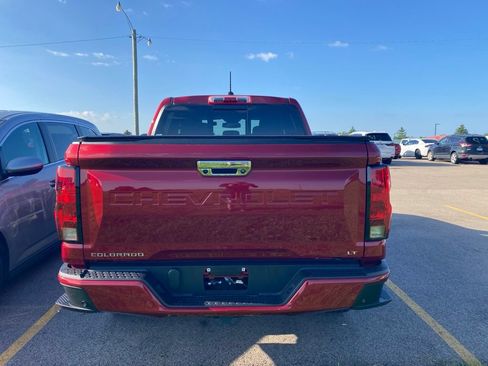 Used 2024 Chevrolet Colorado LT w/ LT Convenience Package II RWD image 8