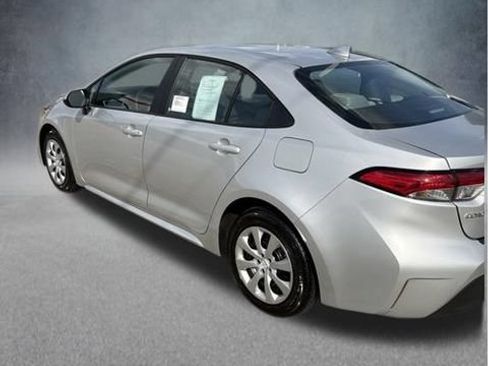 Used 2026 Toyota Corolla LE FWD image 14