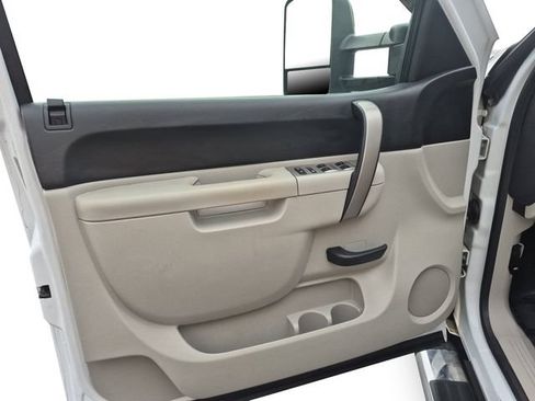 Used 2011 Chevrolet Silverado 3500 LT w/ Interior Plus Package AWD/4WD image 11