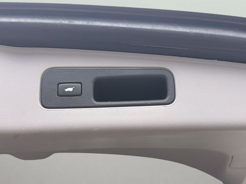 Used 2014 Honda Odyssey Touring Elite image 19