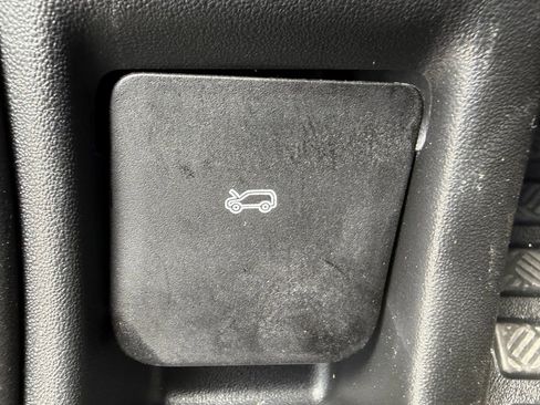 New 2026 Land Rover Defender 110 S image 22