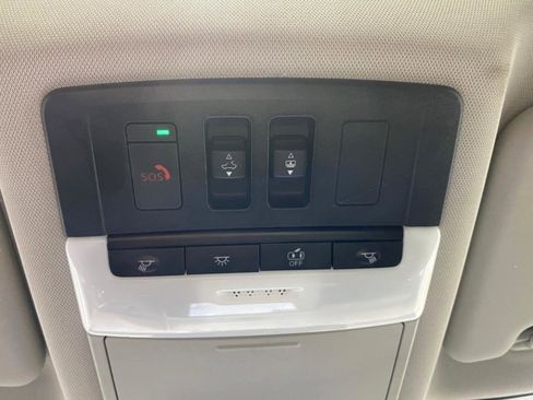 Used 2023 Nissan Rogue SL w/ SL Premium Package image 17