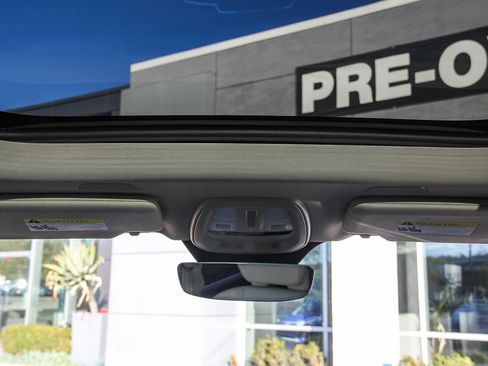 Used 2025 Volvo XC90 T8 Plus image 17