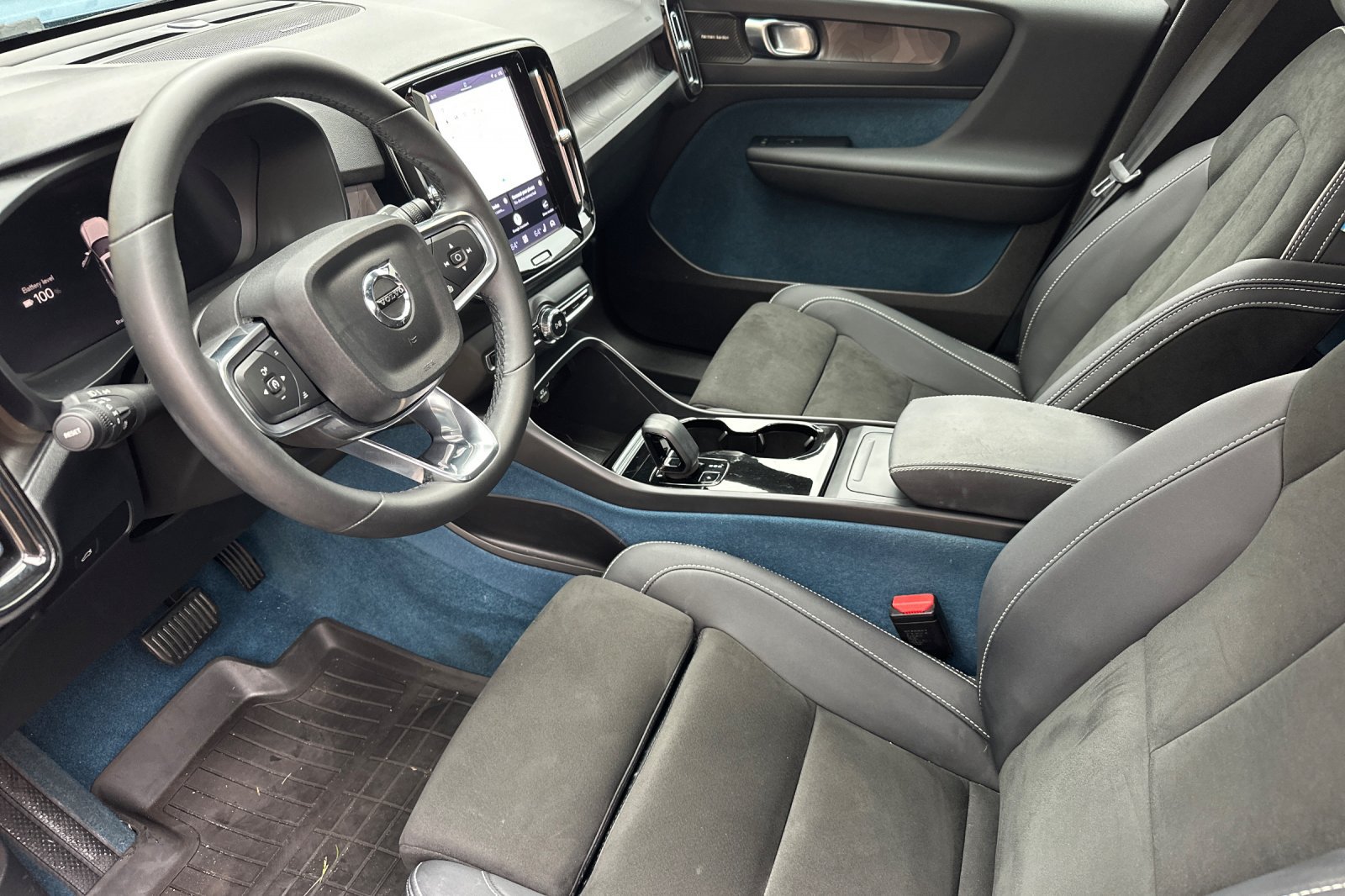 Certified 2023 Volvo XC40 Recharge Ultimate w/ Protection Package Premier AWD/4WD image 11
