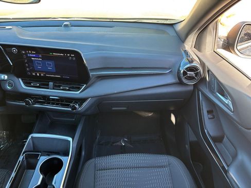 Used 2025 Chevrolet Equinox LT image 34