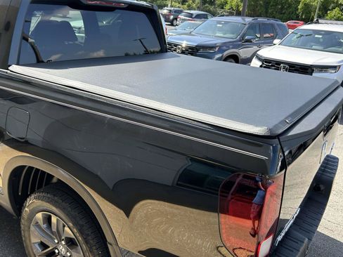 Certified 2023 Honda Ridgeline Sport image 6