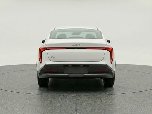 Used 2025 Kia K4 LXS image 7