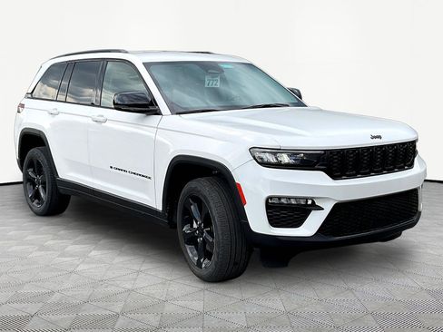 Used 2023 Jeep Grand Cherokee Limited w/ Black Appearance Package AWD/4WD image 3