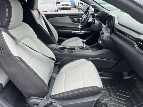 Used 2025 Ford Mustang GT RWD image 15