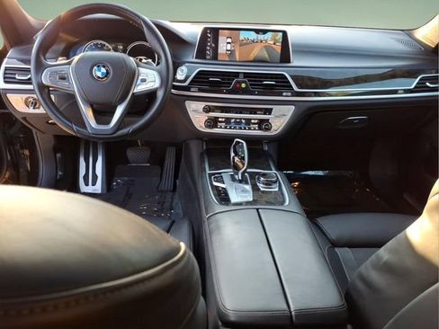Used 2016 BMW 750i RWD image 14