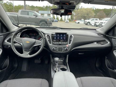 Used 2025 Chevrolet Malibu LT FWD image 8