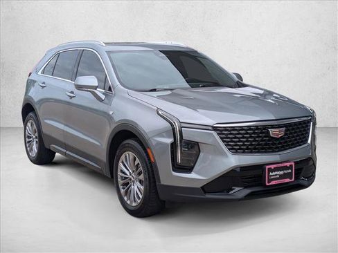 Used 2024 Cadillac XT4 Premium Luxury AWD/4WD image 3