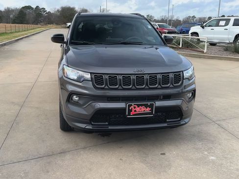 Used 2024 Jeep Compass Latitude w/ Convenience Group image 4