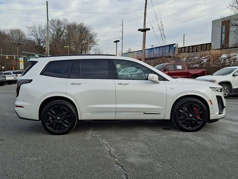 Used 2025 Cadillac XT6 Sport w/ Technology Package image 7