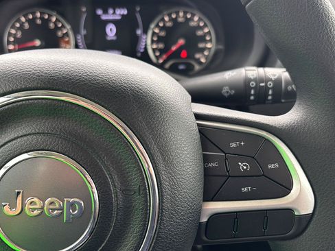 Used 2019 Jeep Renegade Sport FWD image 21