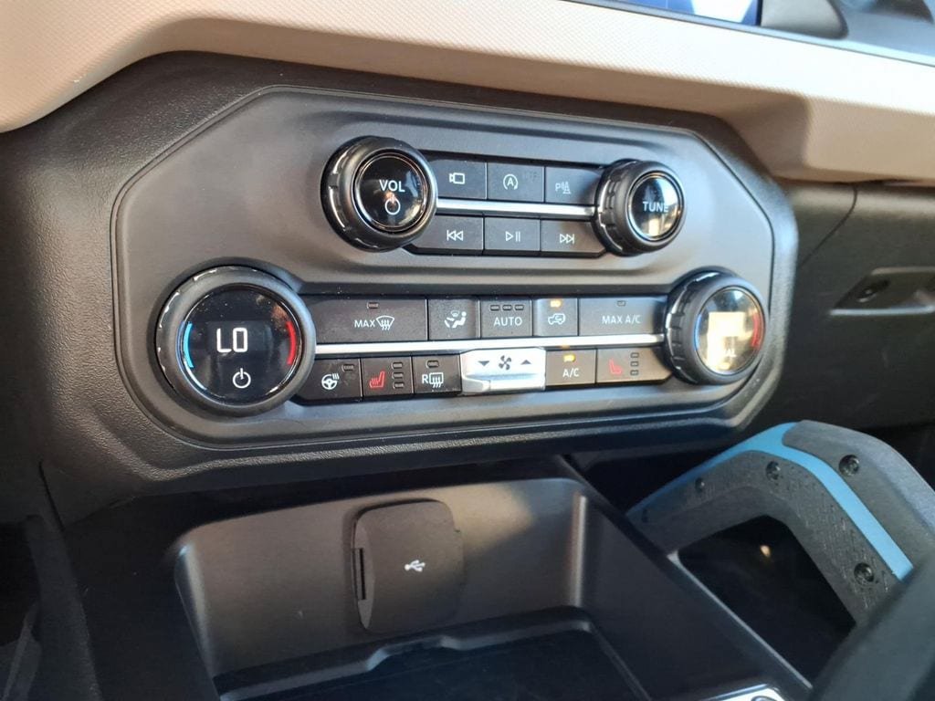 Used 2023 Ford Bronco Wildtrak AWD/4WD image 23
